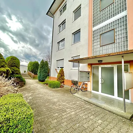 Diamond Apartments: Residenz Dreilaendereck Nahe Flughafen *