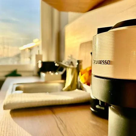 Explore Ch & Fr شقة